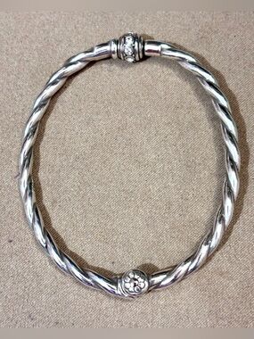 🆕Listing! 🆕 Brighton Shimmer Hinged bracelet Bangle holds charms & beads NWOT